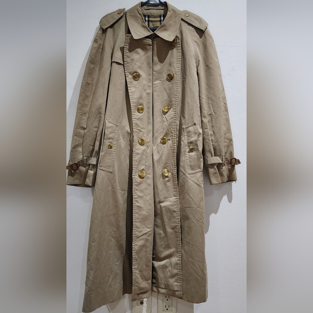 Burberry Classic Tan Trench Coat Super Cute